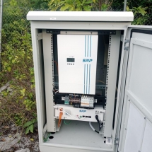 Komponen inverter battery PLTS berlokasi di Poso, Sulawesi